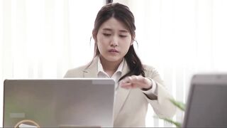 Married Office Girl S Sexy Thighs [Decensored].